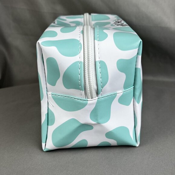 Pochacco Portable Handheld Organizer Cosmetic Bag - Picture 3 of 6